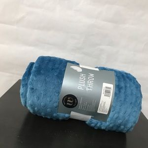 Wayland Plush Throw
